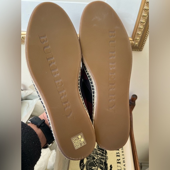 Brand new with box Burberry Espadrille - Picture 4 of 8
